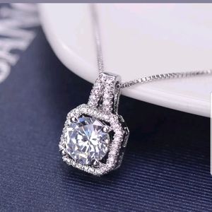 New fashion women halo diamond pendant necklace